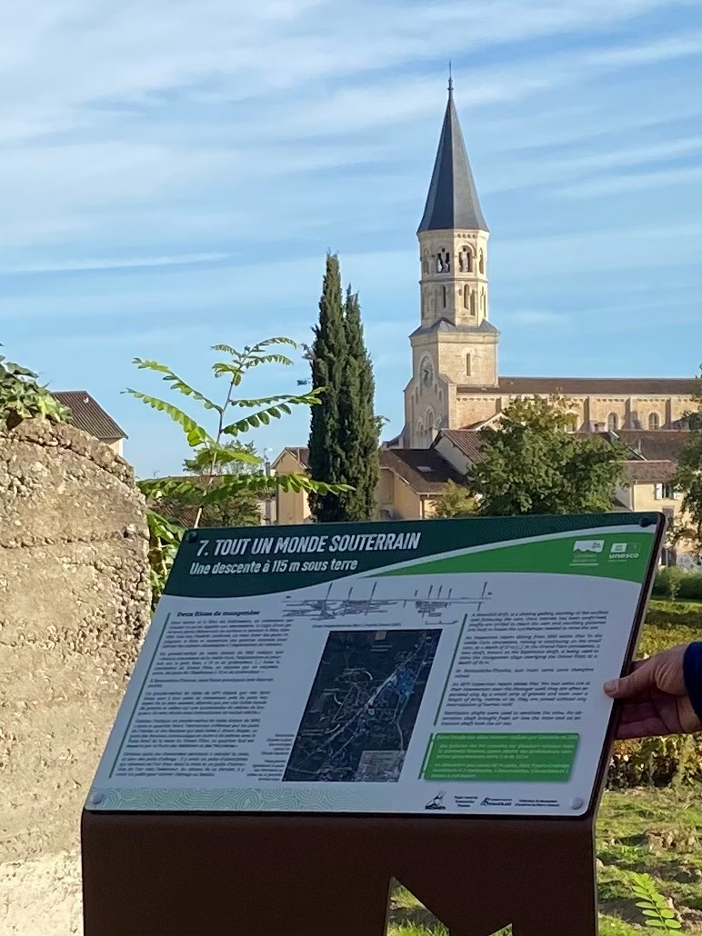 photo eglise panneau.jpg