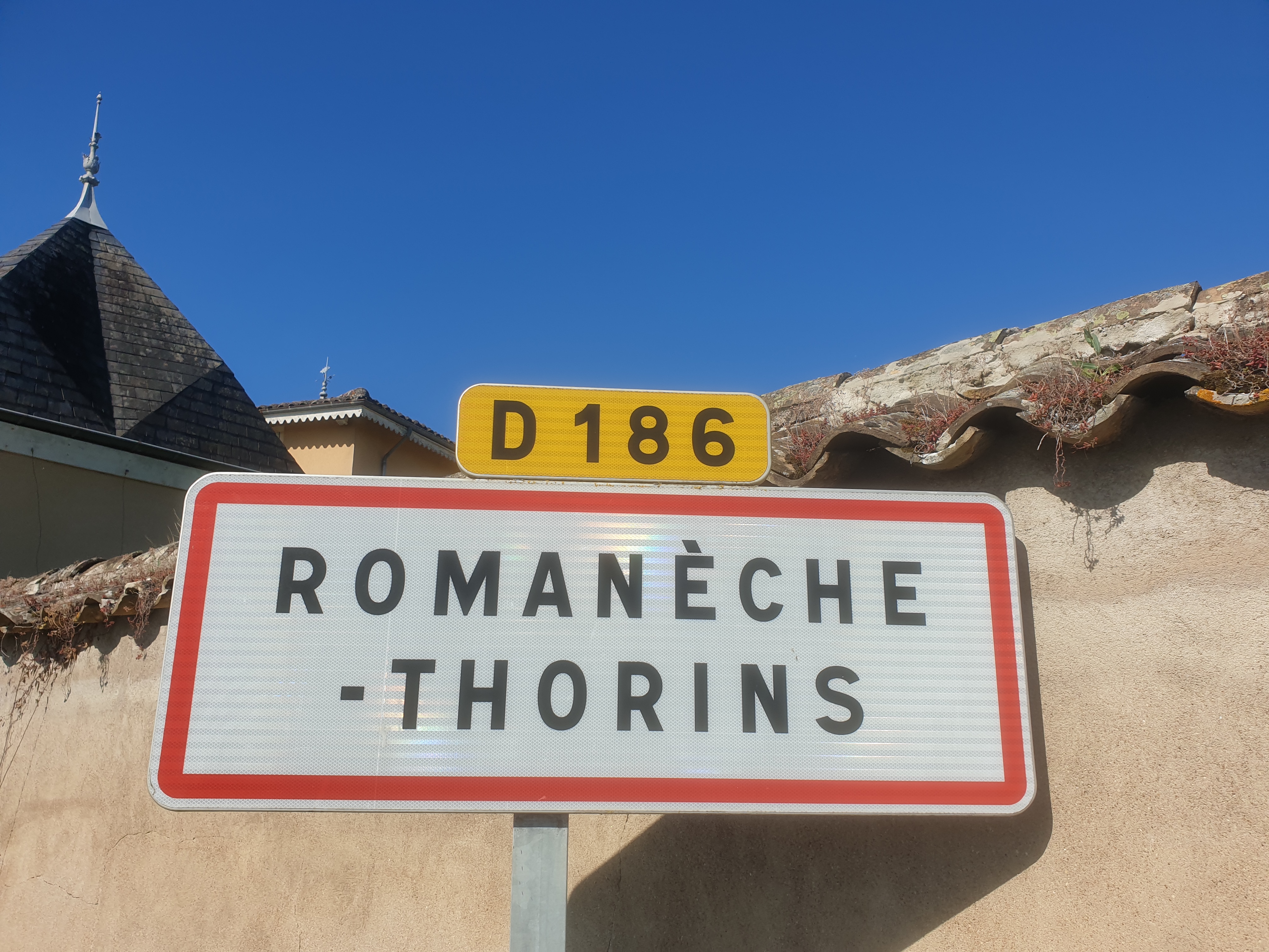 Romanèche-Thorins panneau entrée