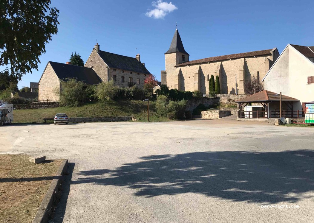 aire de camping car 3.jpg