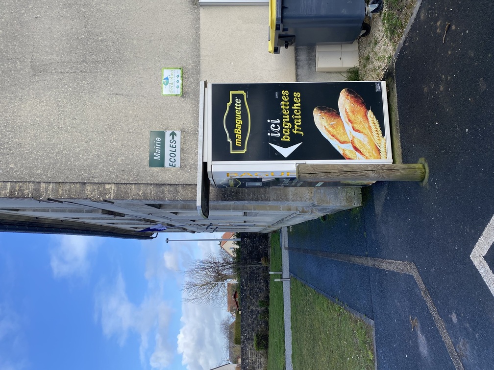 Machine à pain au Fresne Camilly _2_.jpg