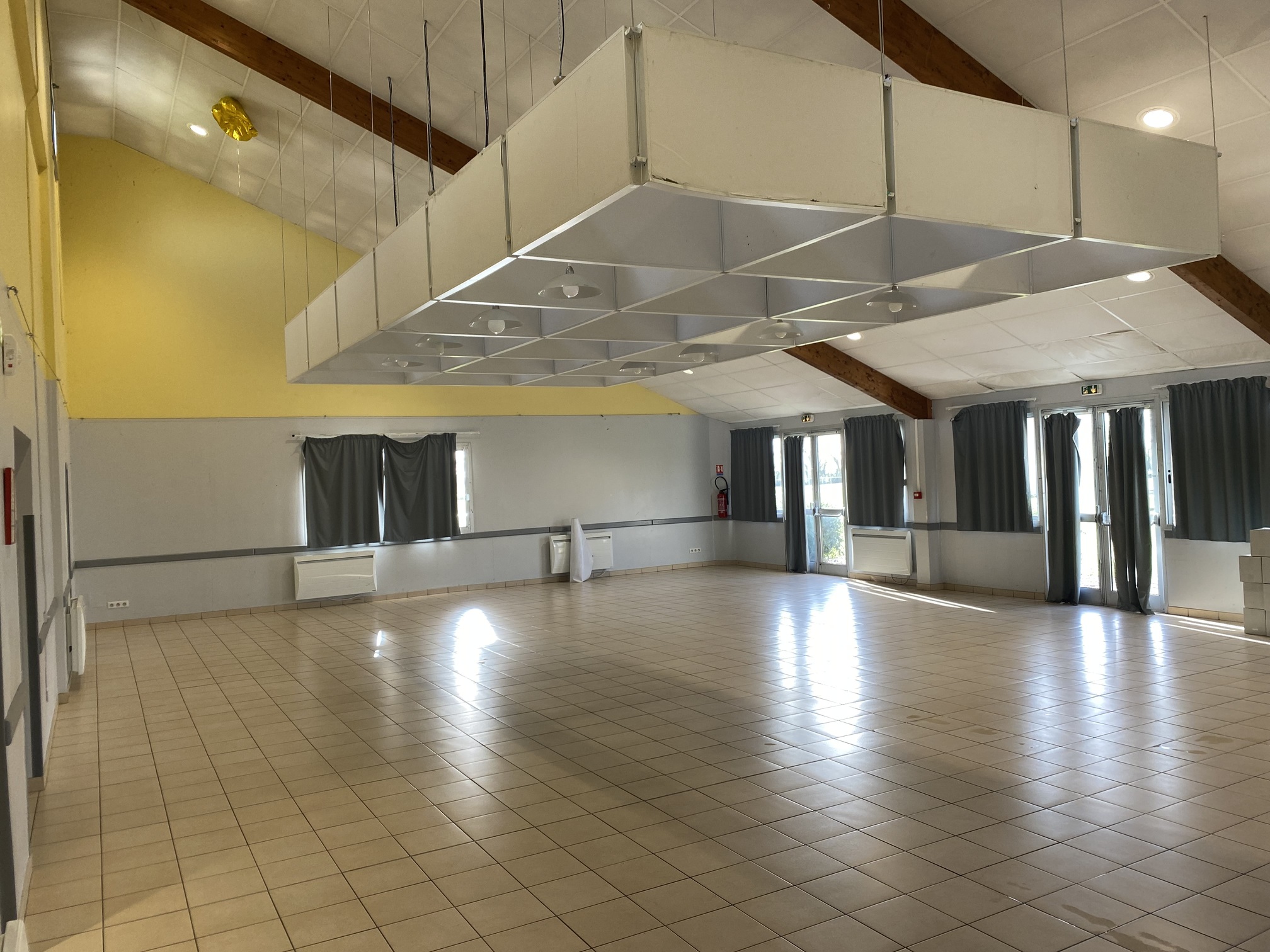Salle des fêtes _1_.jpg