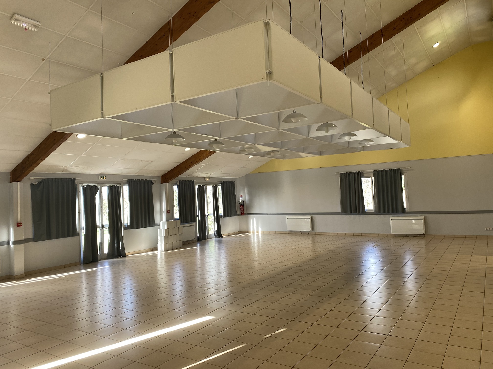 Salle des fêtes.jpg