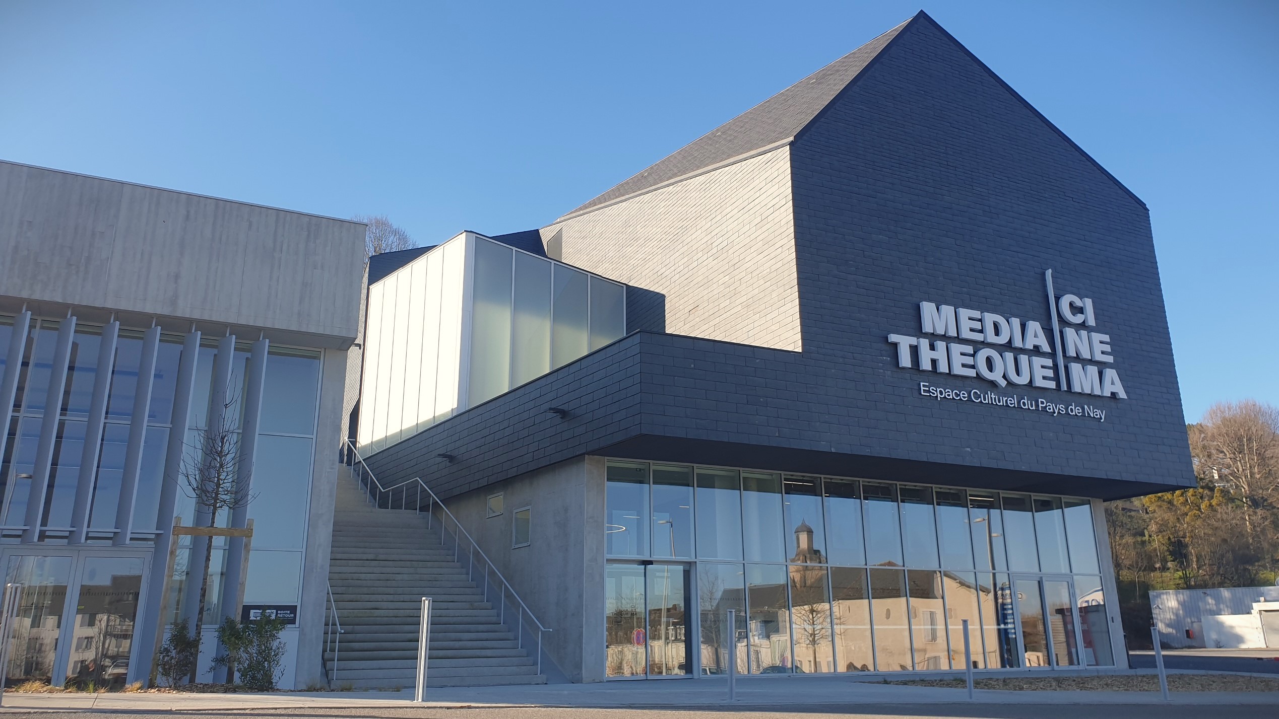 Espace Culturel extérieur.jpg