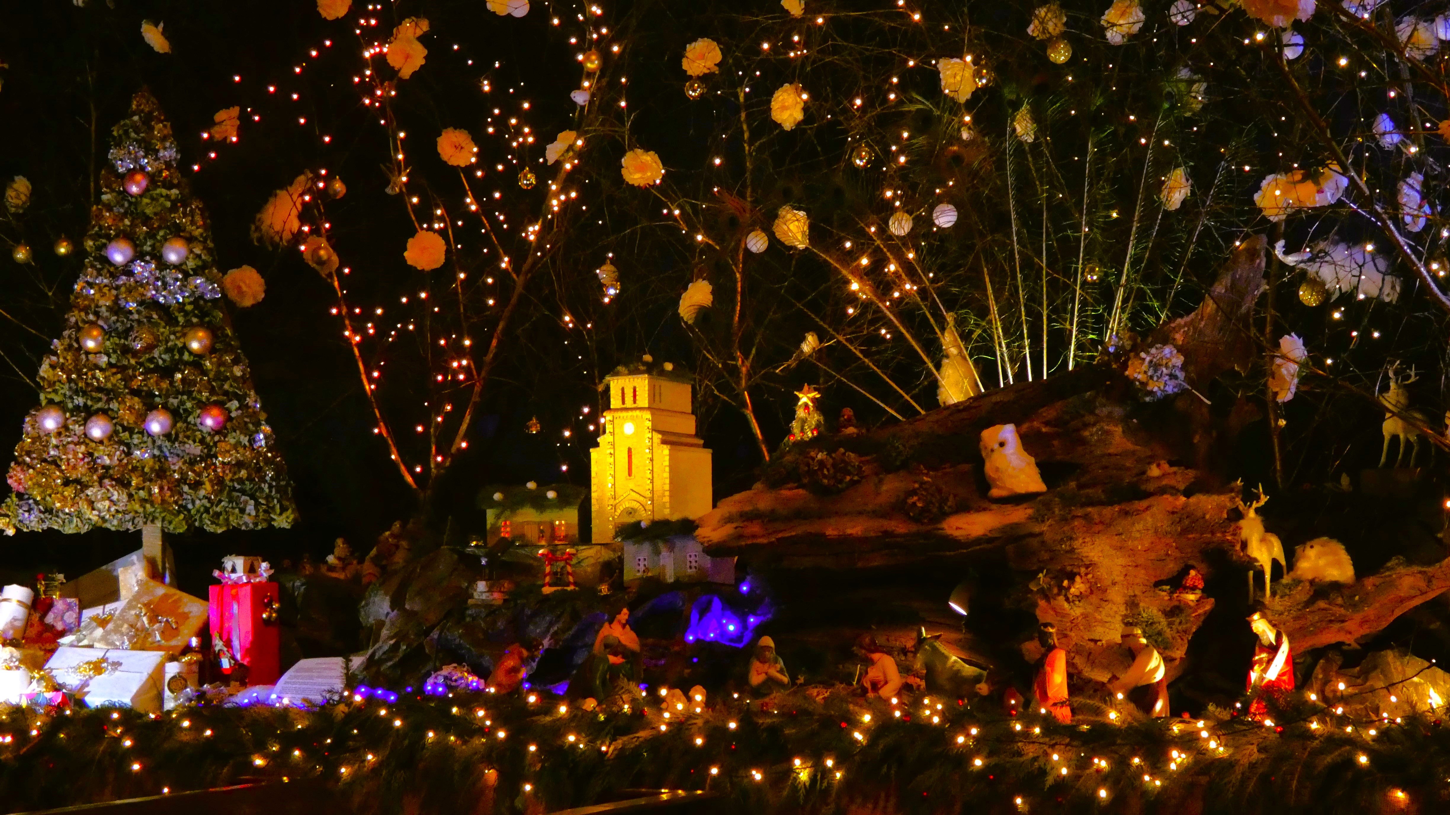 Illuminations Beauchene creche.JPG