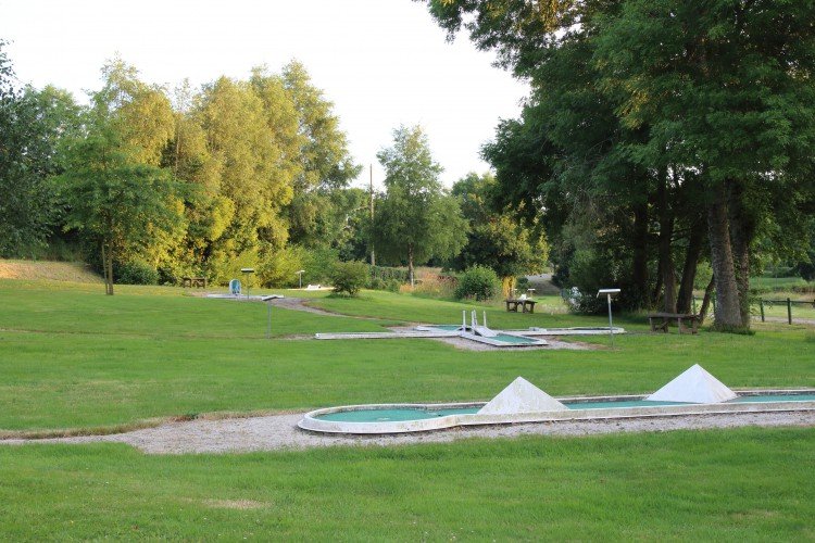 mini golf larchamp.jpg