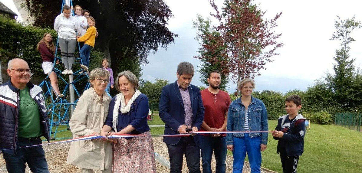 aire de jeu saint corneir des landes.jpg