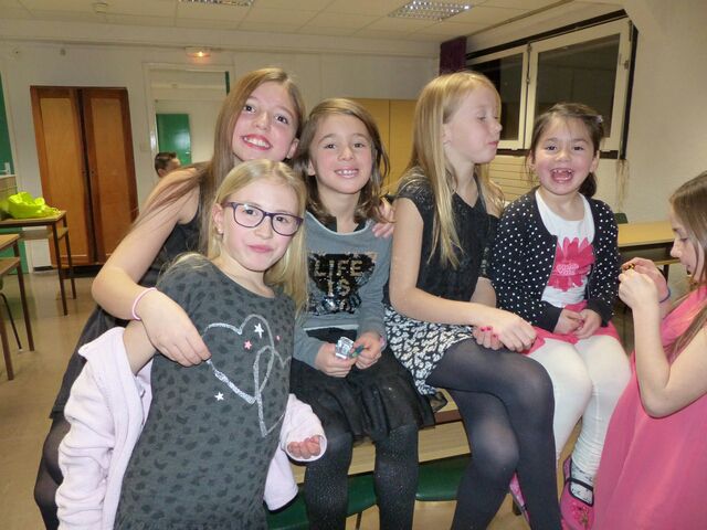 Jeudi - 1xngf9ilgn1p4m4.jpg