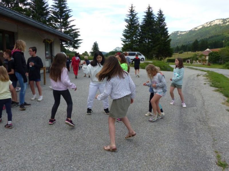 Jeudi - 1kyvdohs9d6m4uc.jpg