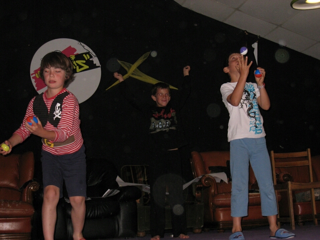 0306 spectacle  2.jpg