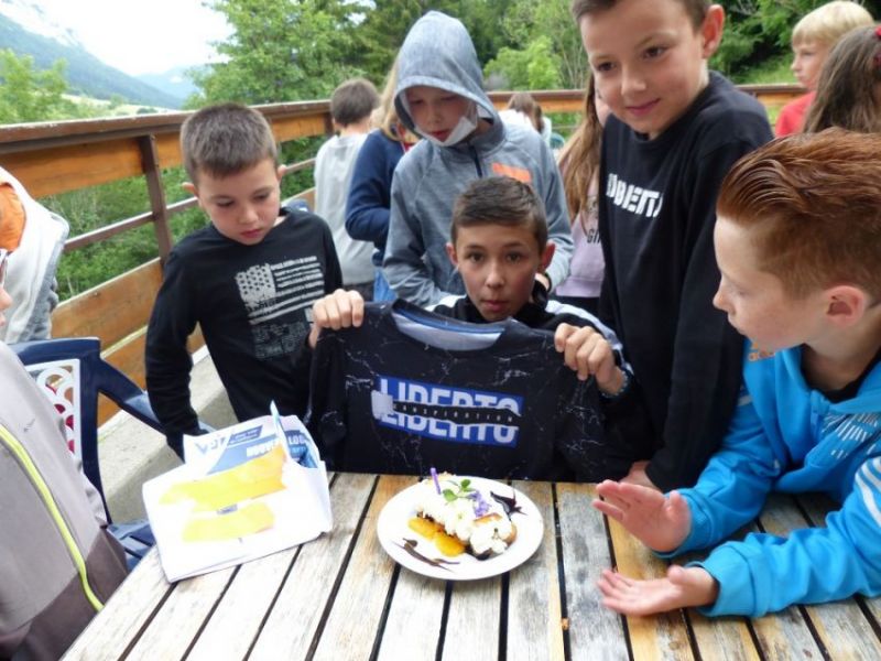 Jeudi - 6zxf2e4arxnruy1.jpg