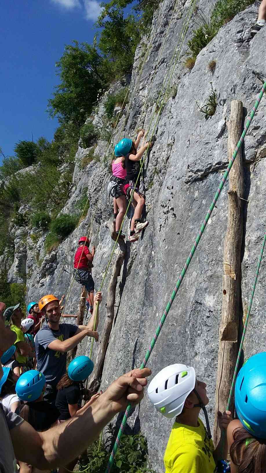 Escalade sur les falalaises de presle 4.jpg
