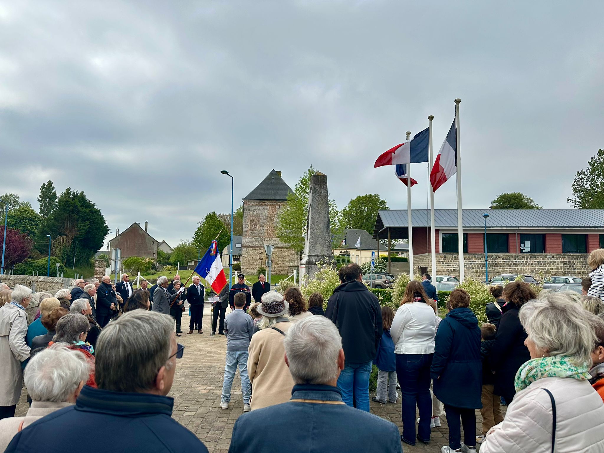 8 mai monument 12.jpg
