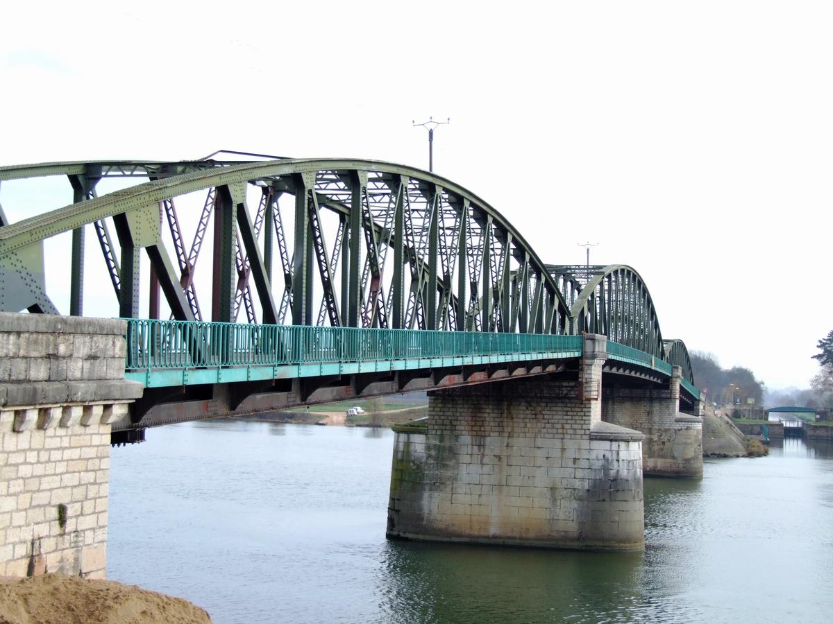 Pont de Fleurville.jpg