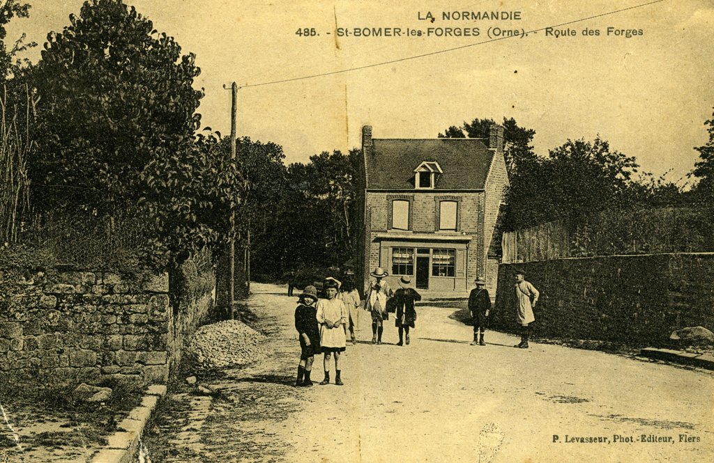 le bourg 1925.jpg
