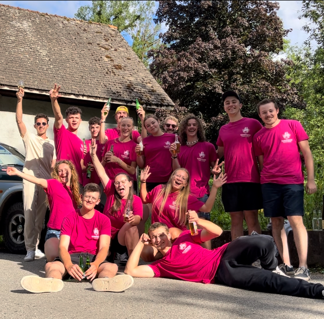 Amis du Village _2_.jpg