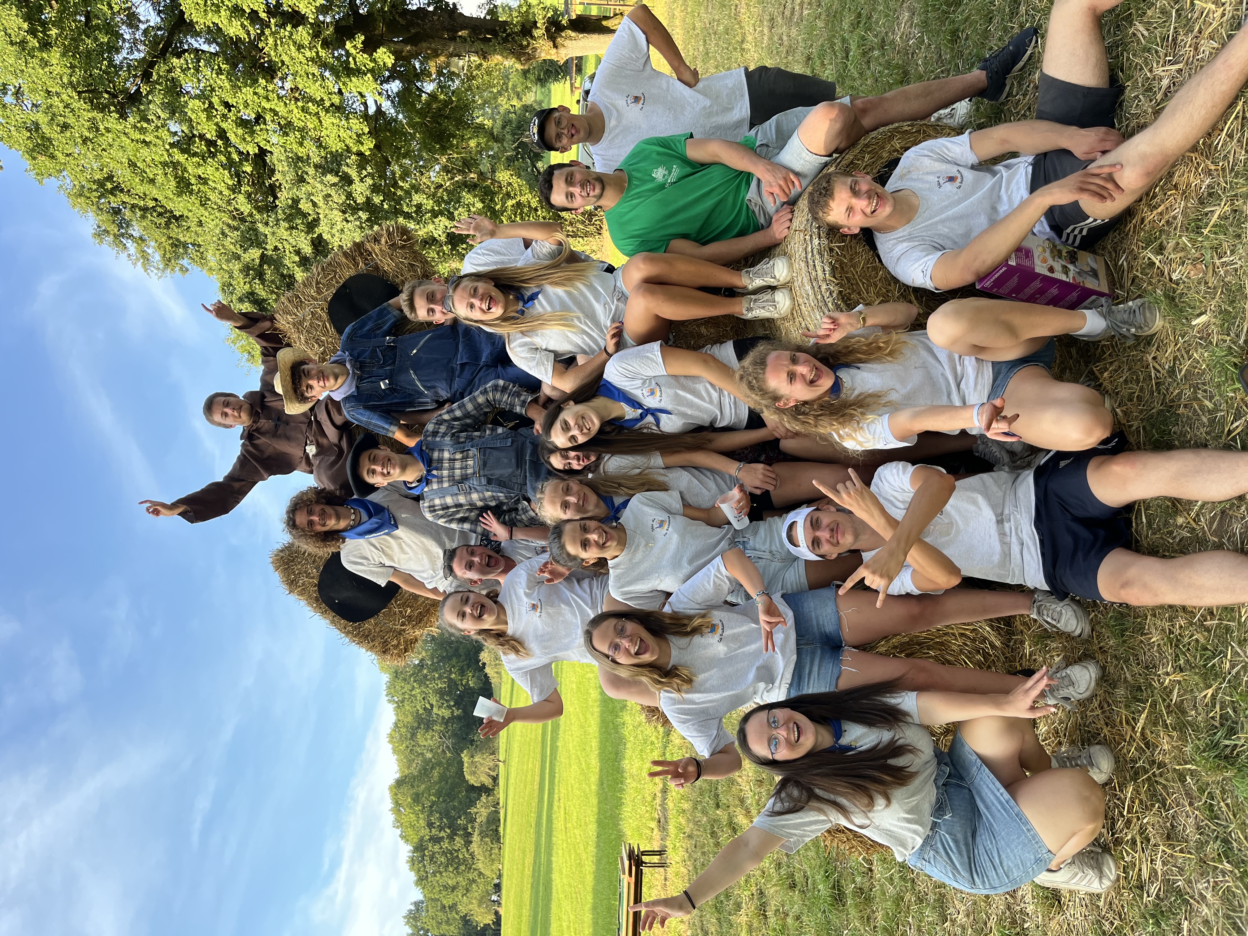 Amis du Village _1_.jpg