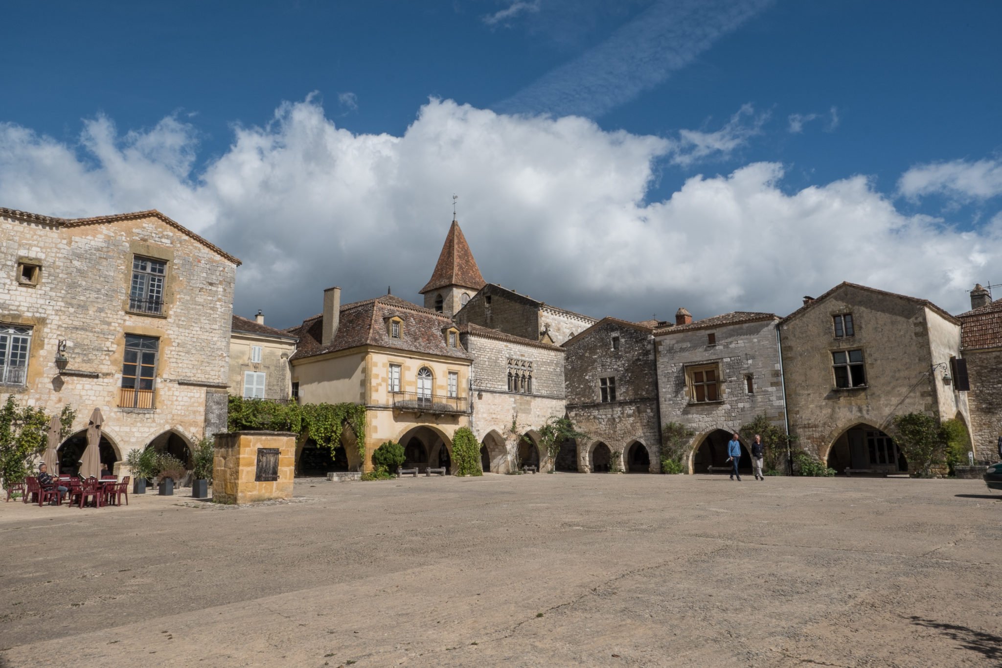 monpazier-14-2048x1365.jpg