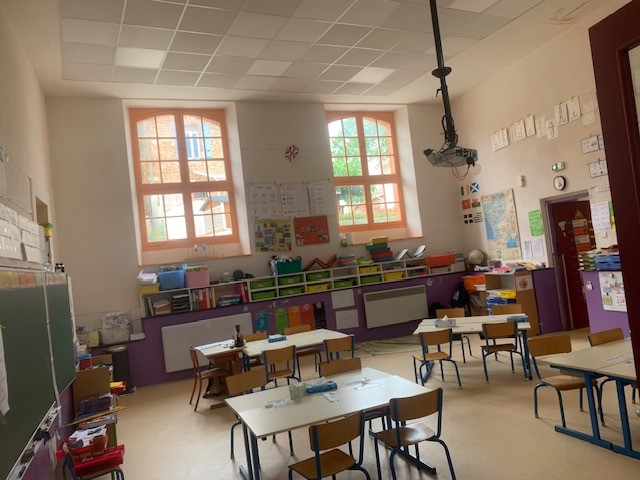 ECOLE 5.jpg