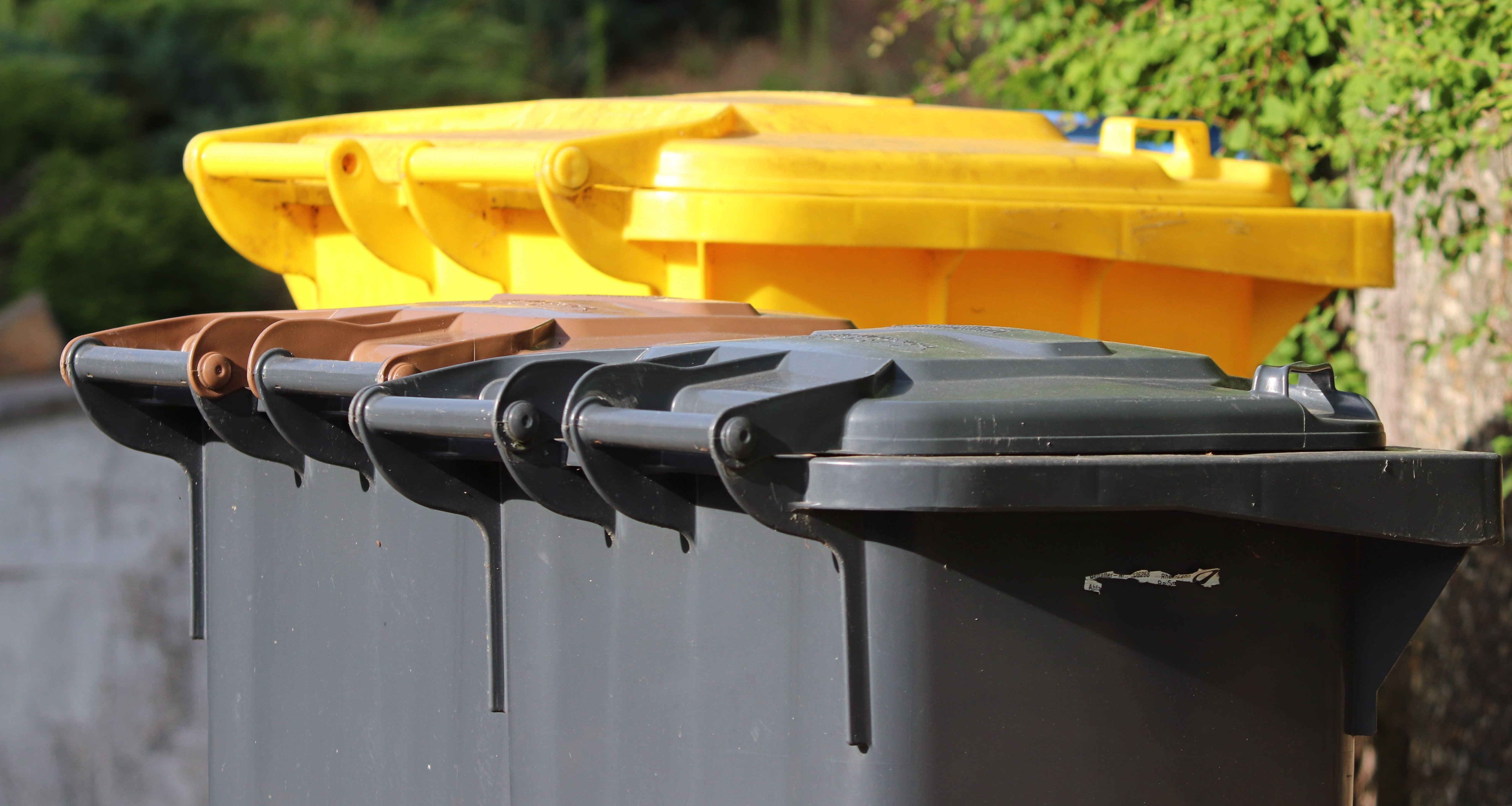 manfredrichter-garbage-cans-7290247.jpg