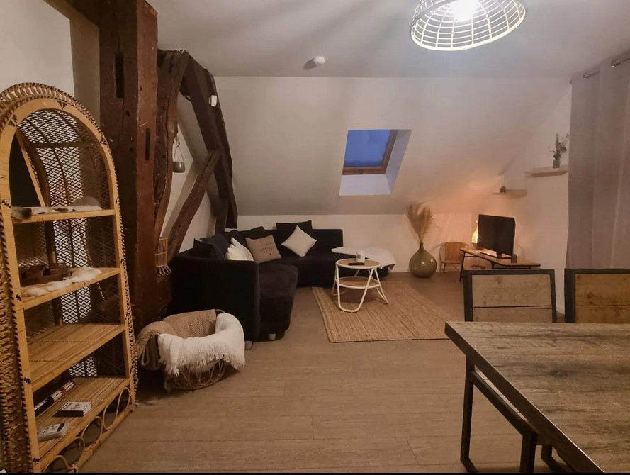 au bois joli salon.jpg