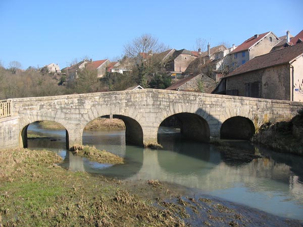 calmoutier pont.jpg