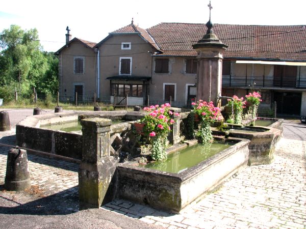 chatenois fontaine.jpg