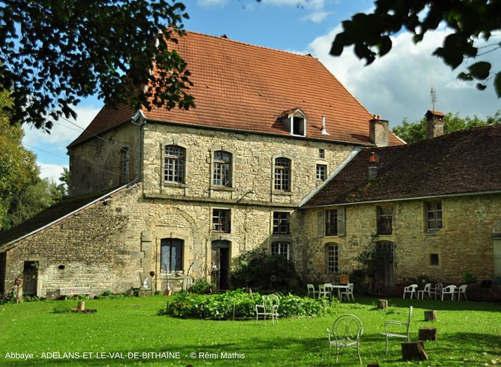 Photo 3. Abbaye - ADELANS-ET-LE-VAL-DE-BITHAINE © rémi Mathis.jpg