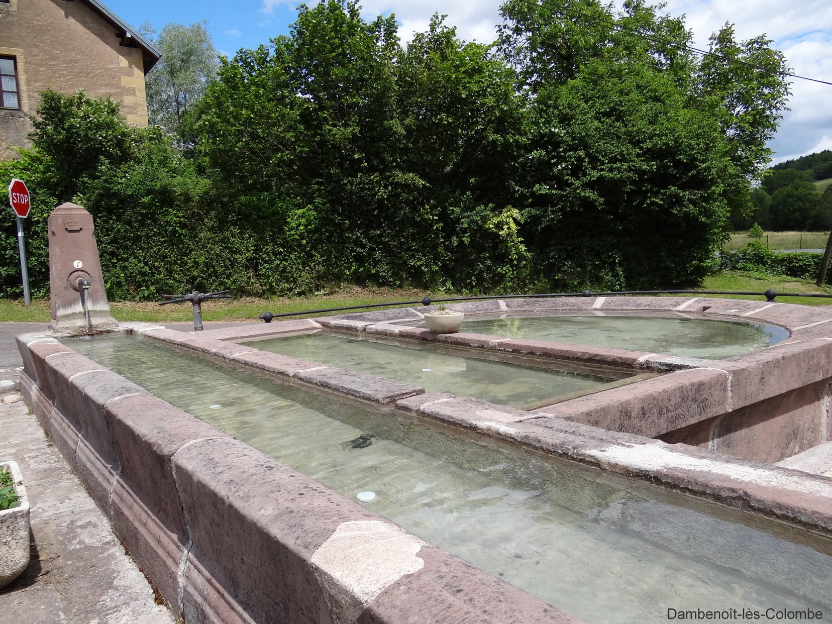 dambenoit fontaine.jpg