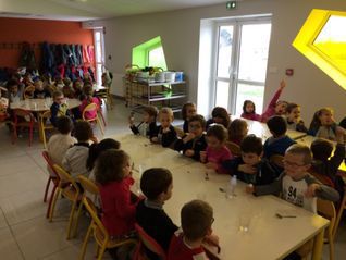 restaurant scolaire petit.jpg