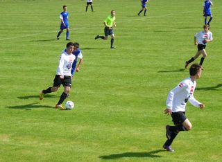 match de football entre les jeunes de Bécon-les-Granits et Baruchowo.jpg