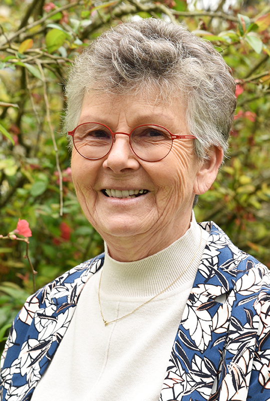 Annie Landat web.jpg