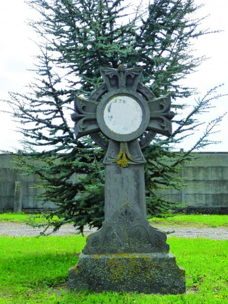 Cimetière - Combes.jpg