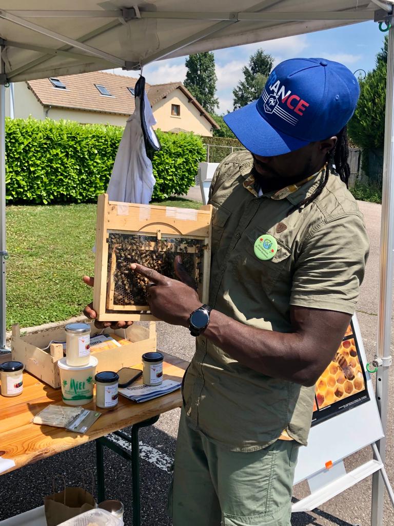 Appiculteur 2.jpg