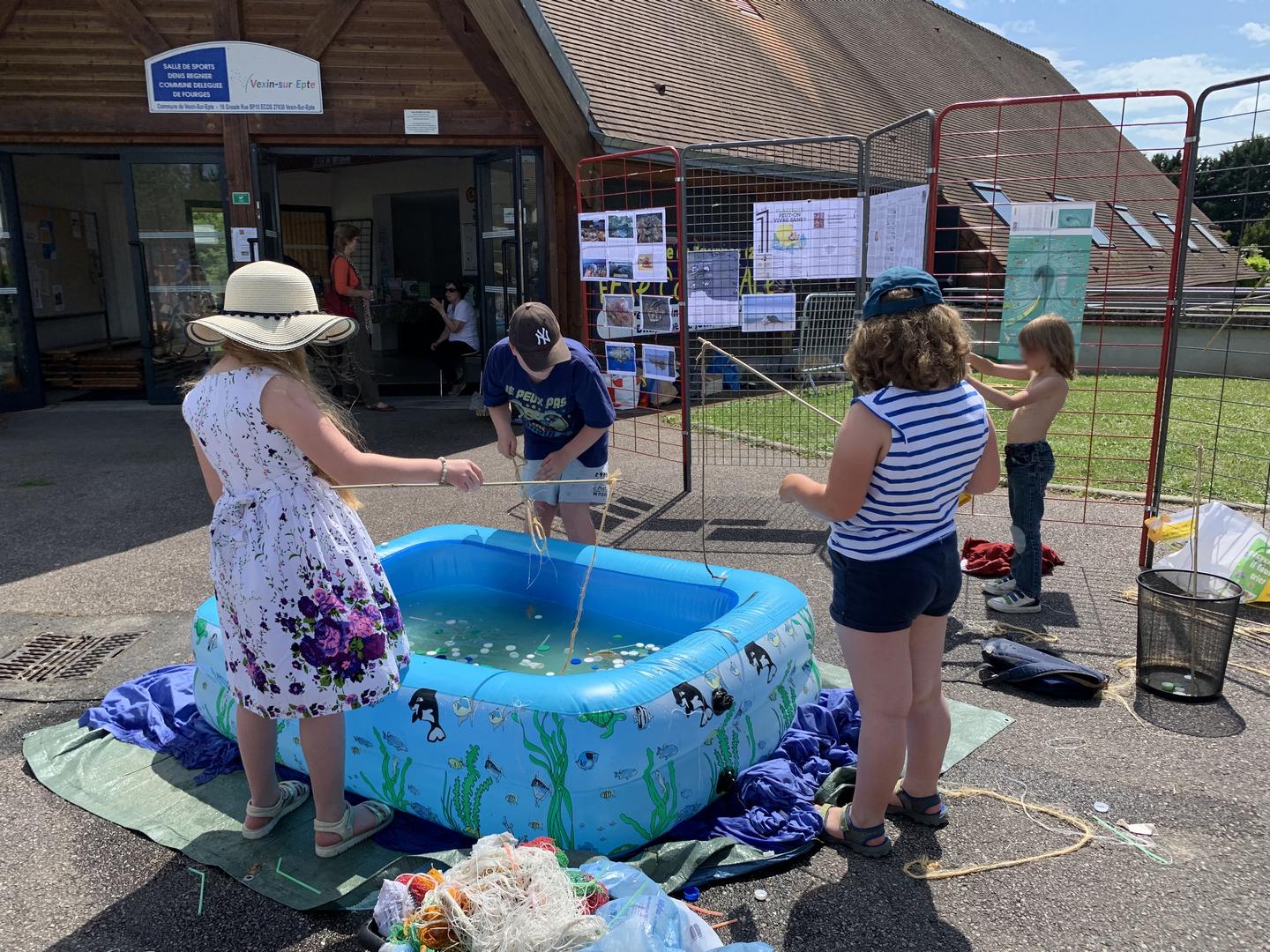 Le septième continent dans une piscine.jpg