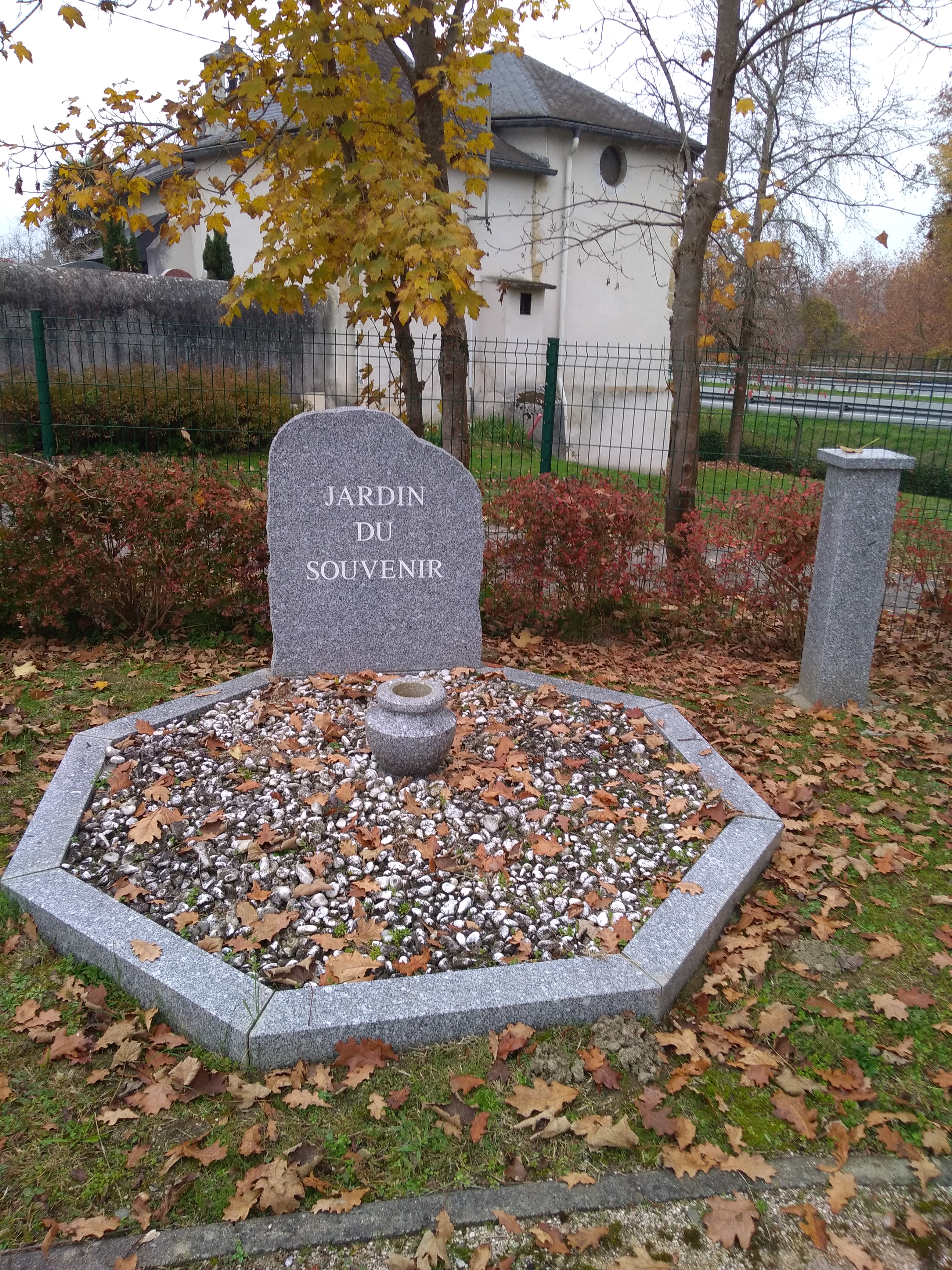jardin du souvenir.jpg