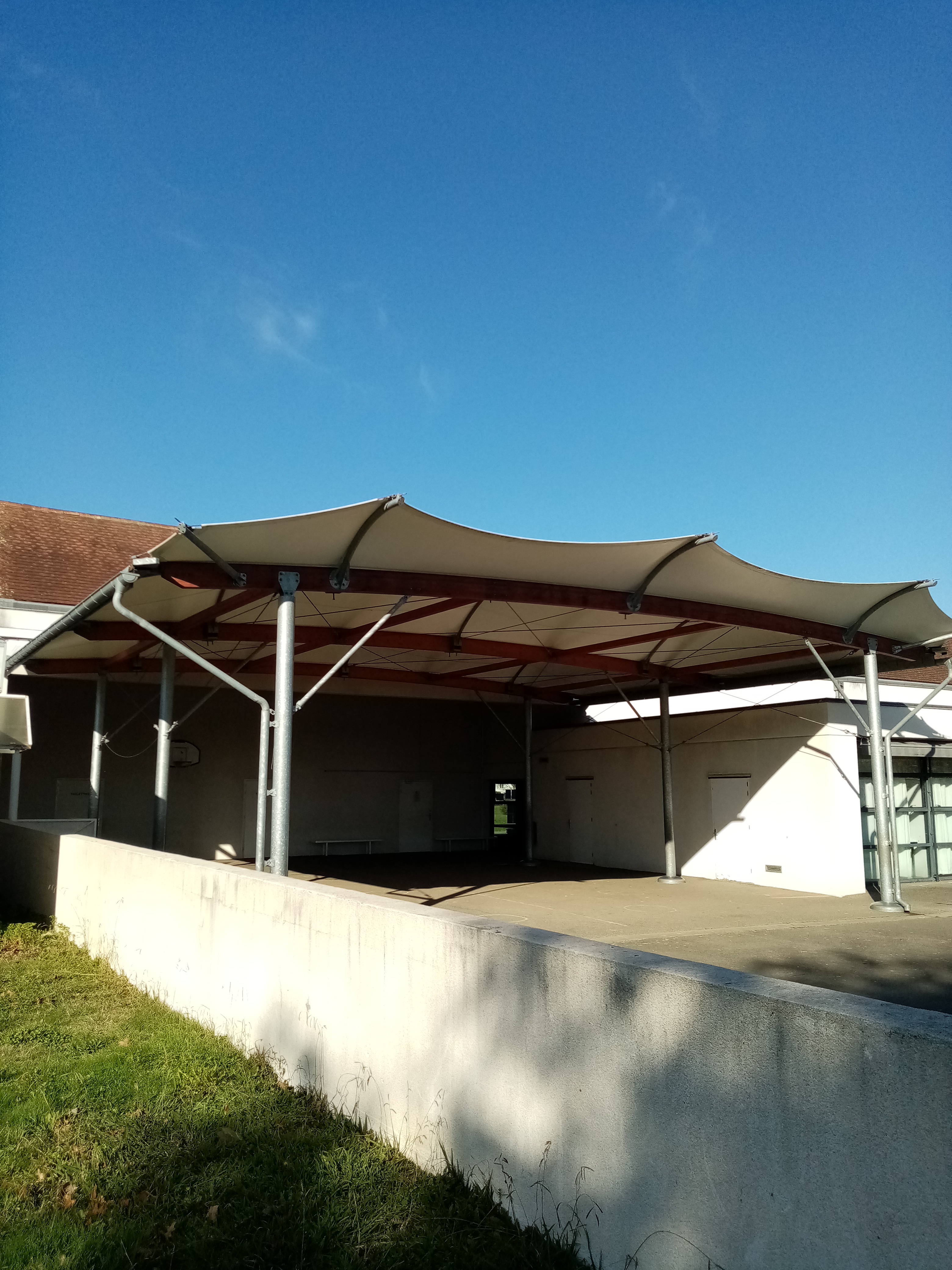 ecole preau.jpg