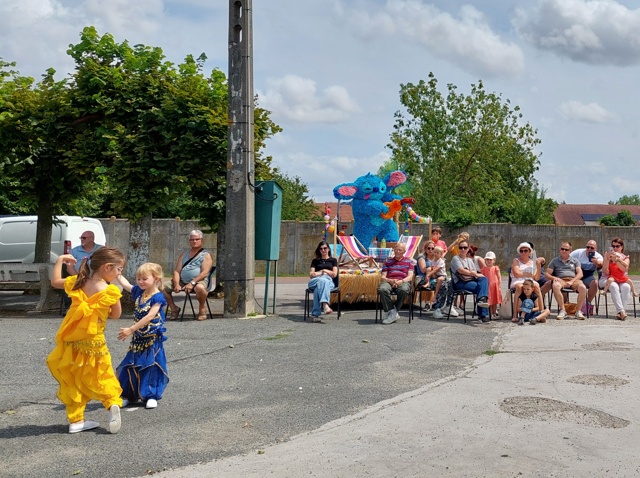 5-14-07-25 danses enfants 1.jpg