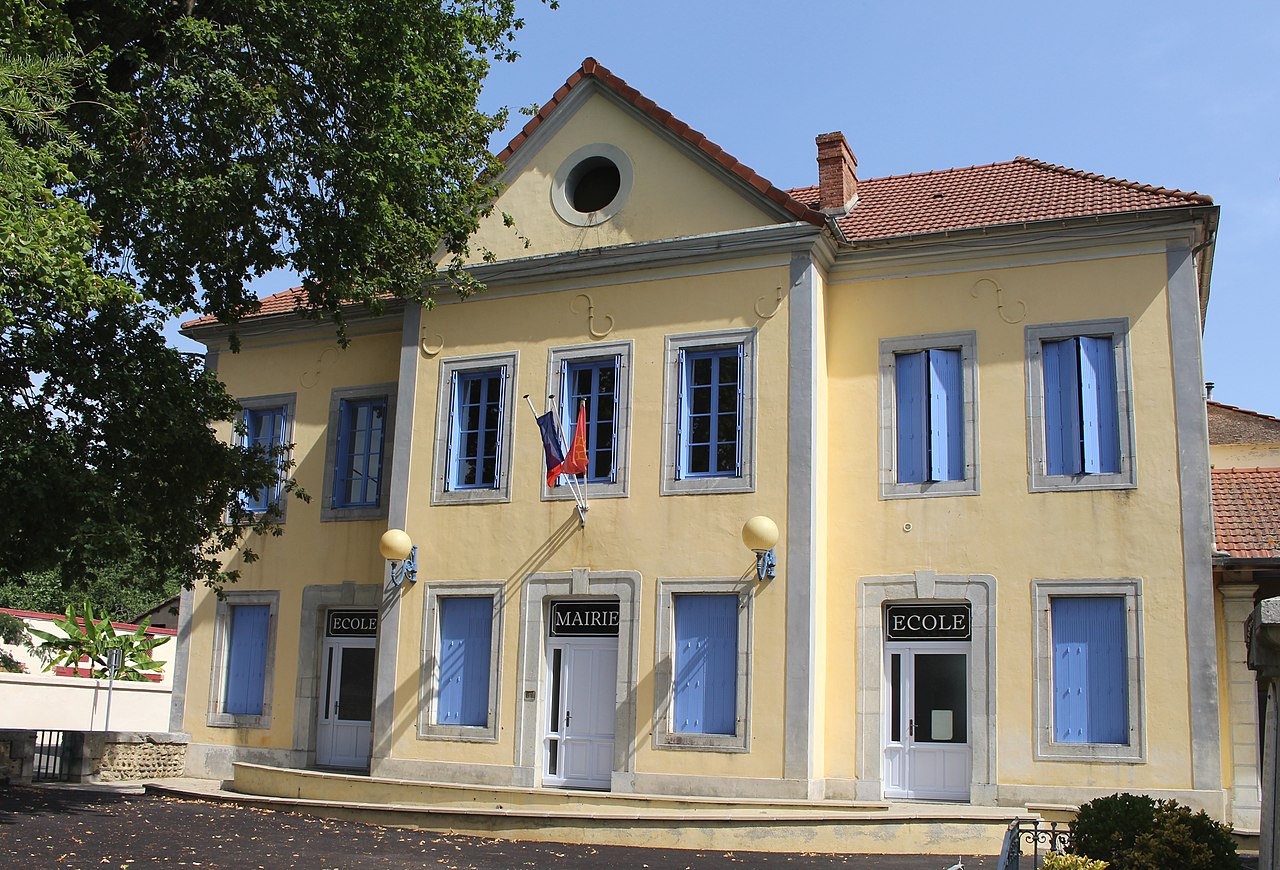 1280px-Mairie_de_Saint-Lézer__Hautes-Pyrénées__1.jpg