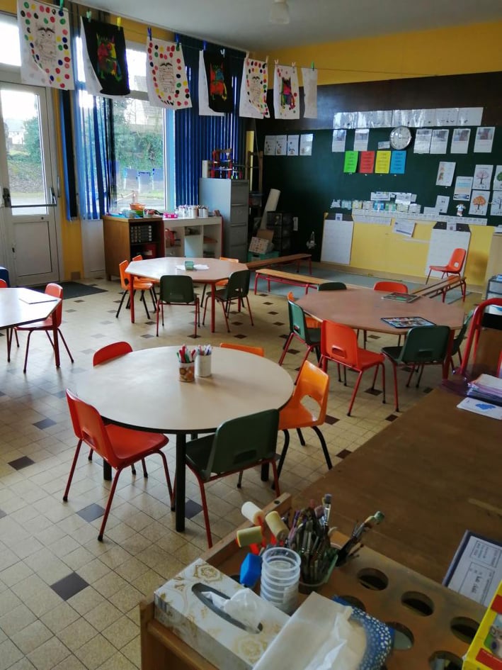 école maternelle rue jeannequin intérieur.jpg