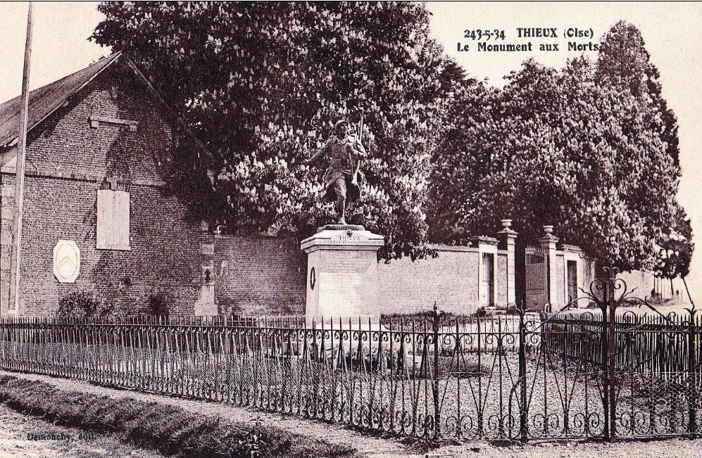 01CP monument aux morts 1900.jpg