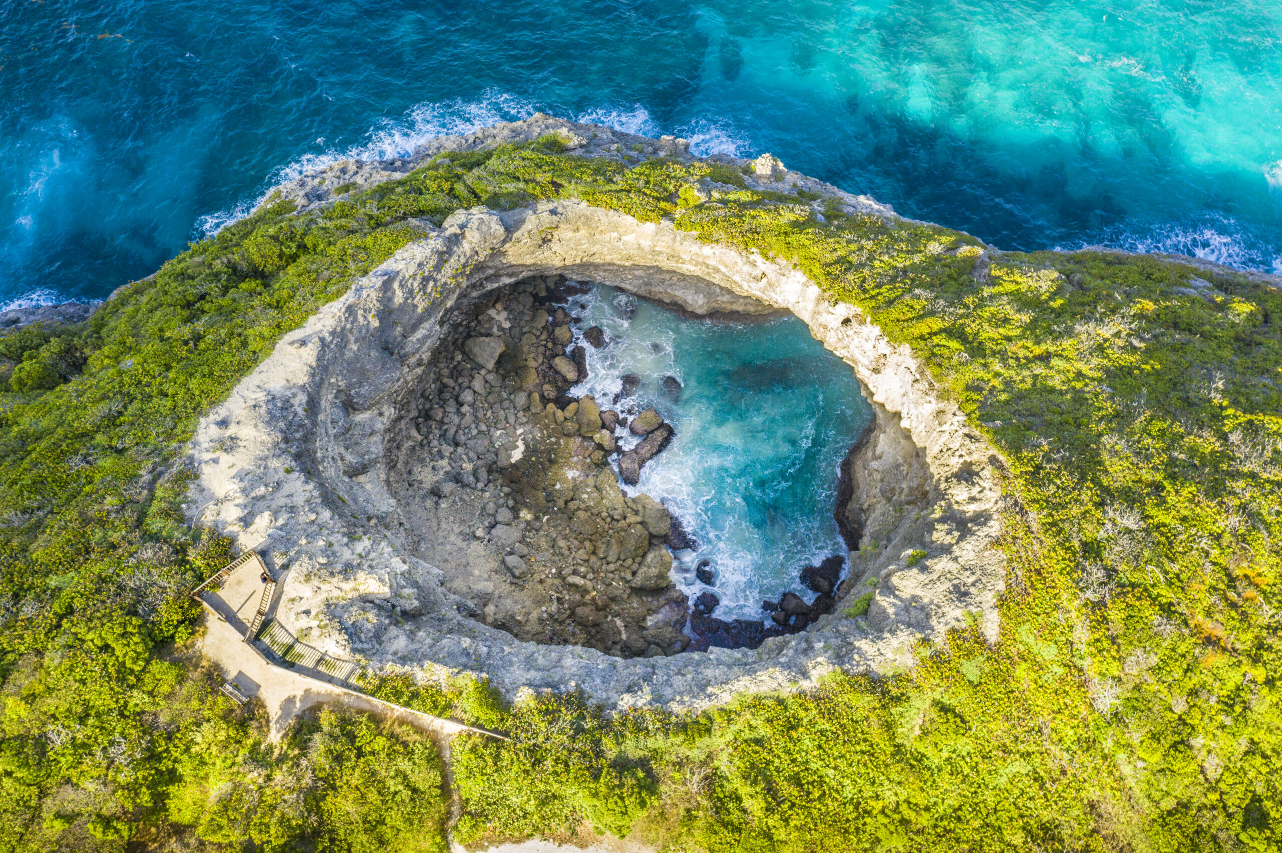 gueule_gd_gouffre_saint-louis_marie-galante_guadeloupe_27788_aurelien_brusini-scaled.jpg