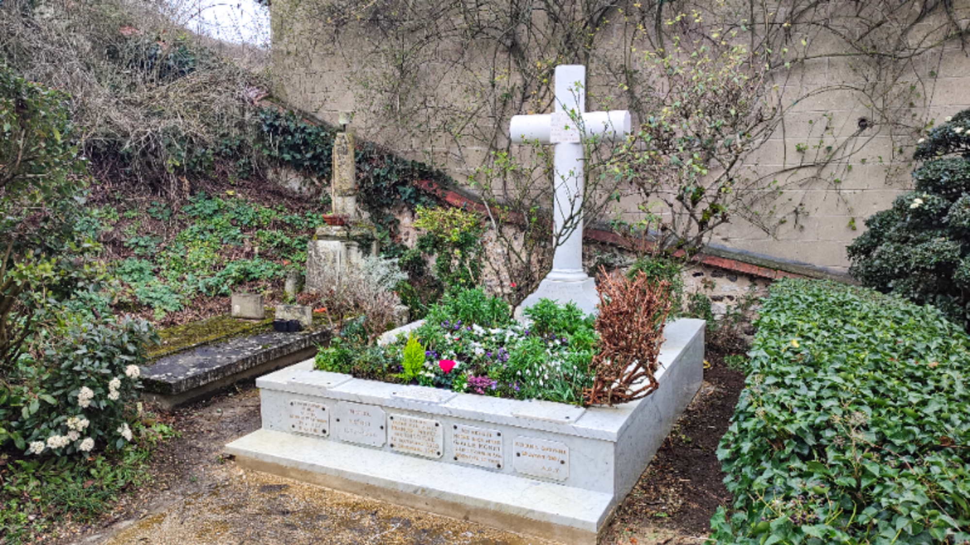 Sépulture de CM 2.jpg