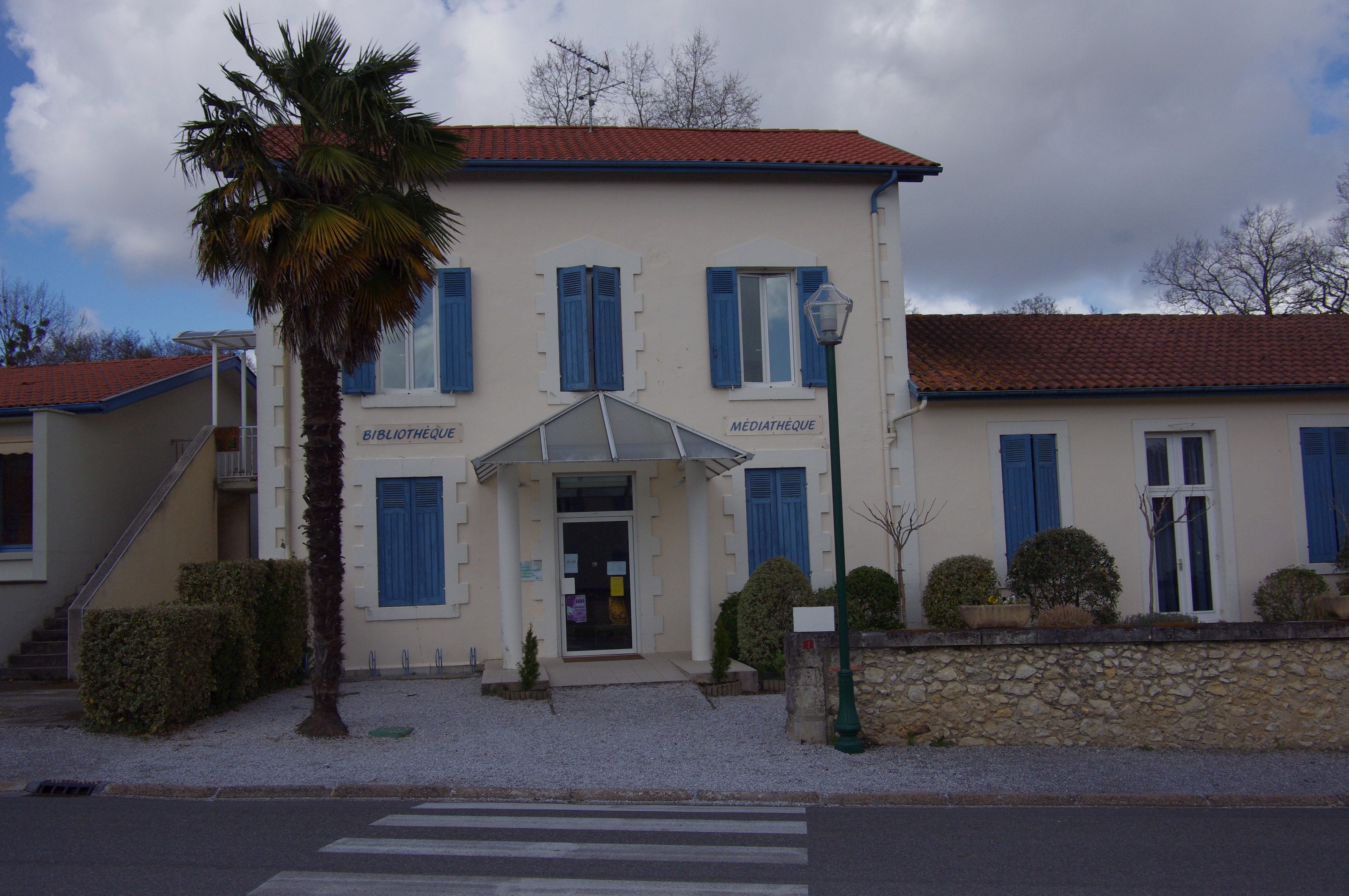 médiathèque 2.JPG