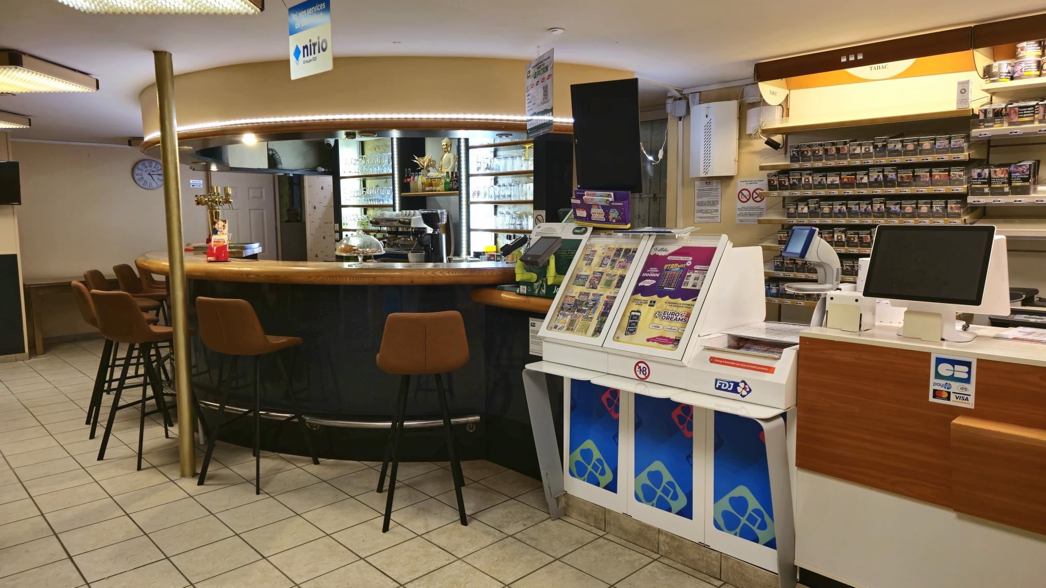 Café côté tabac.jpg