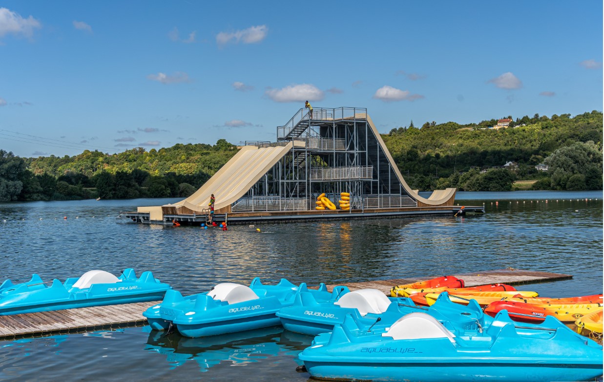 Wamparkwaterjump et pédalo 2024.jpg
