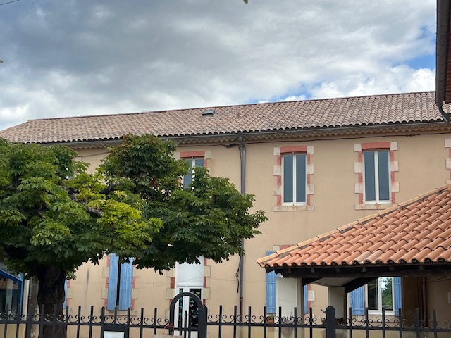 TRAVAUX TOITURE ECOLE 1.jpg