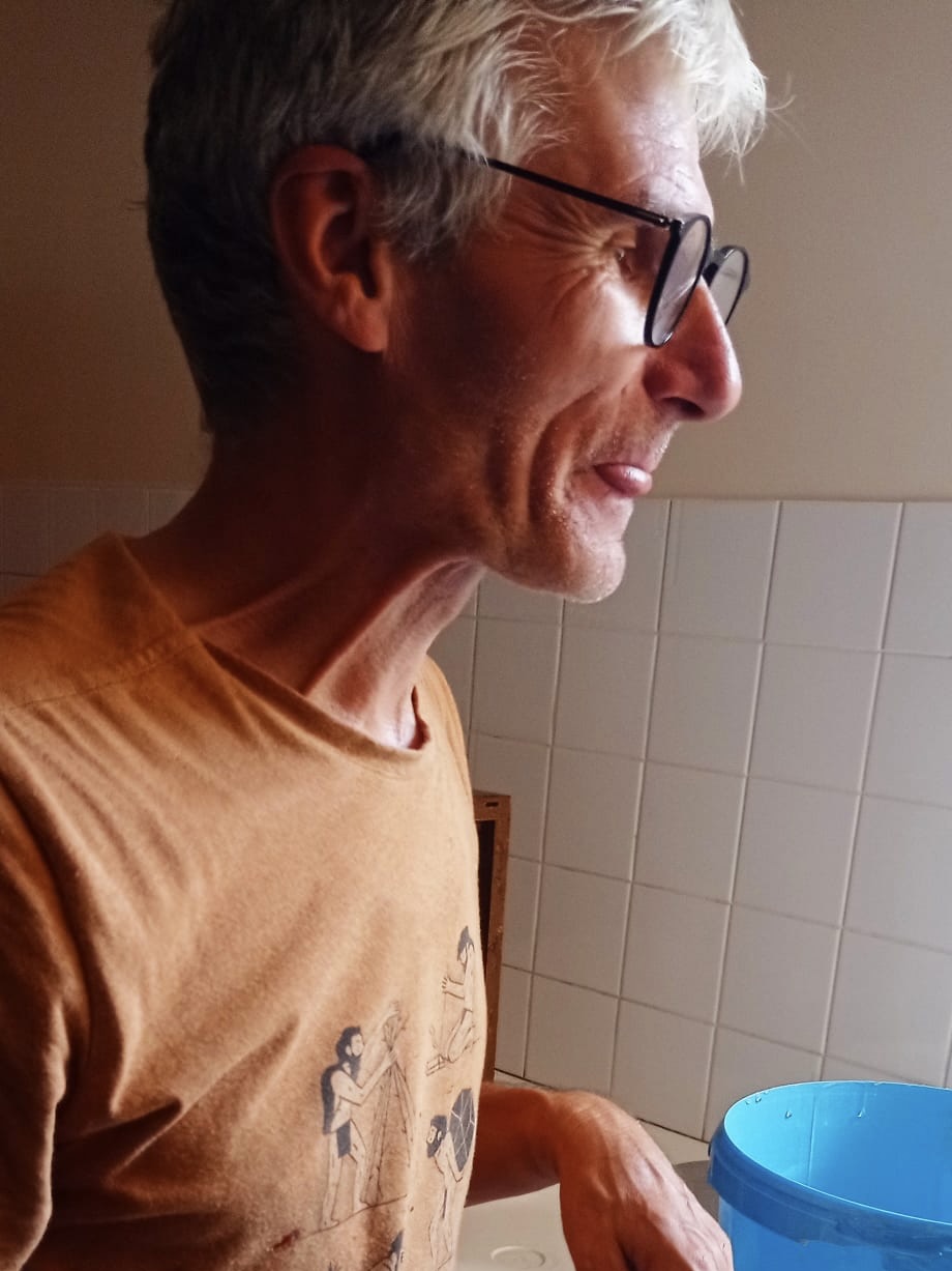 220715_Récolte miel02.jpeg