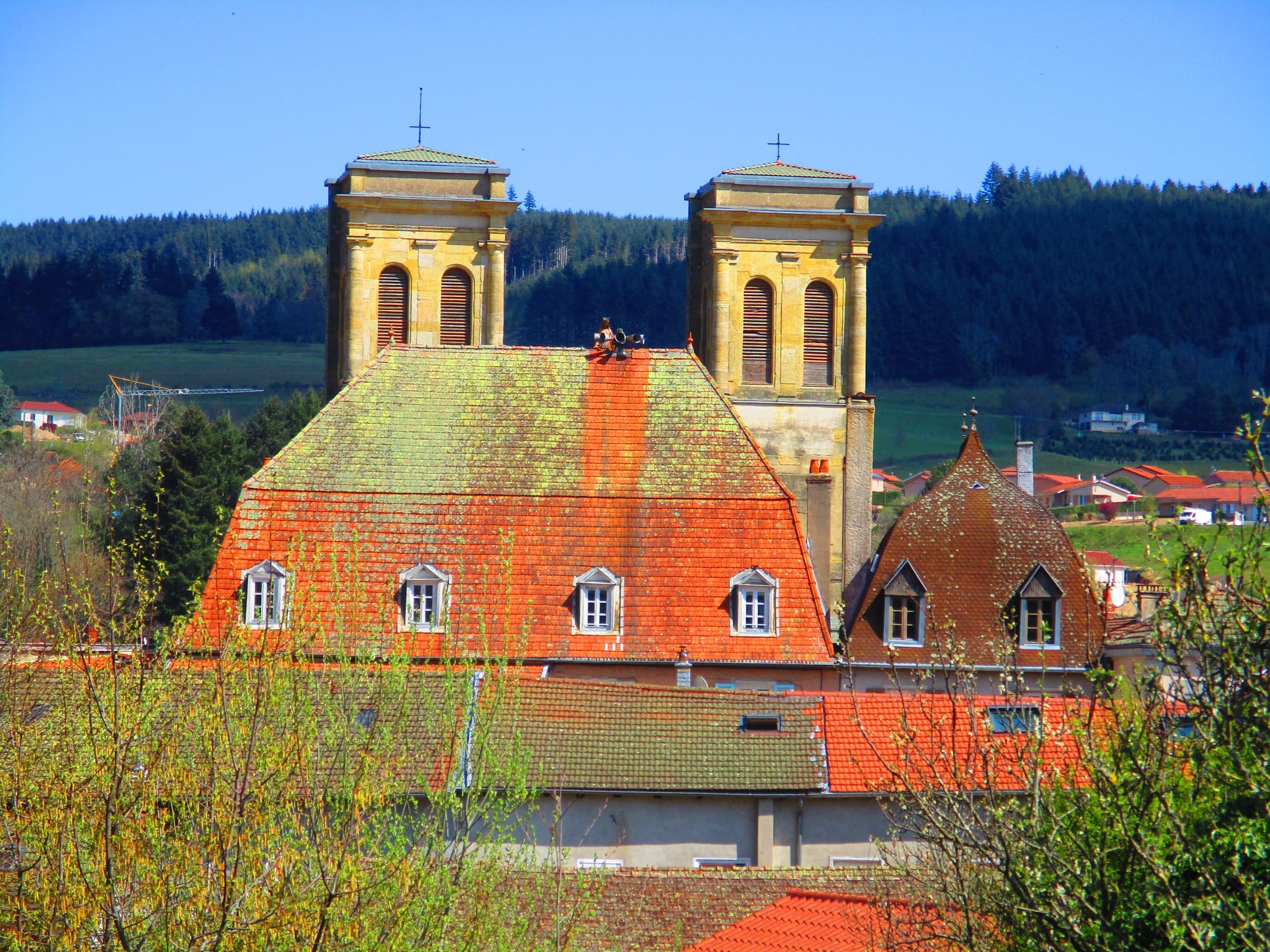 Cublize_Toits Mairie Eglise.jpg