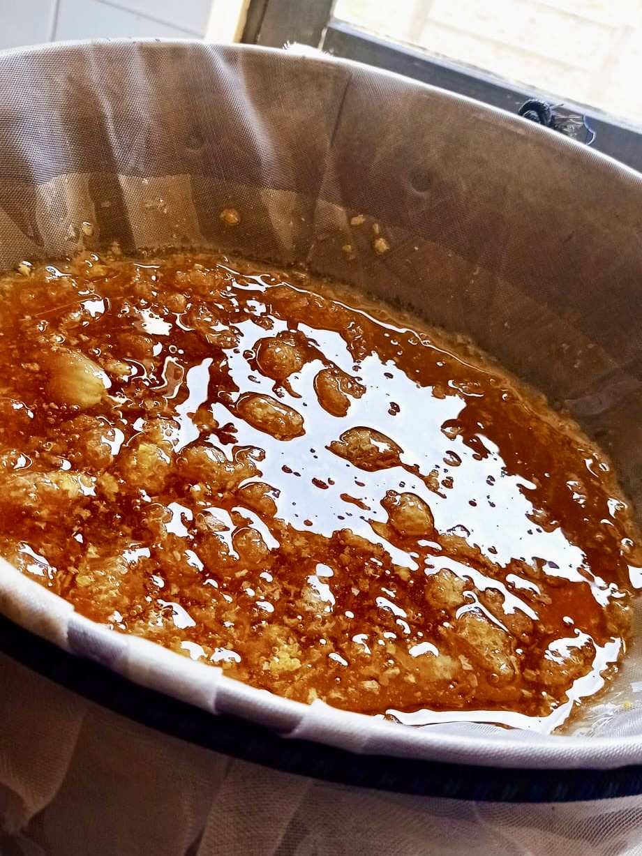 220715_Récolte miel01.jpeg