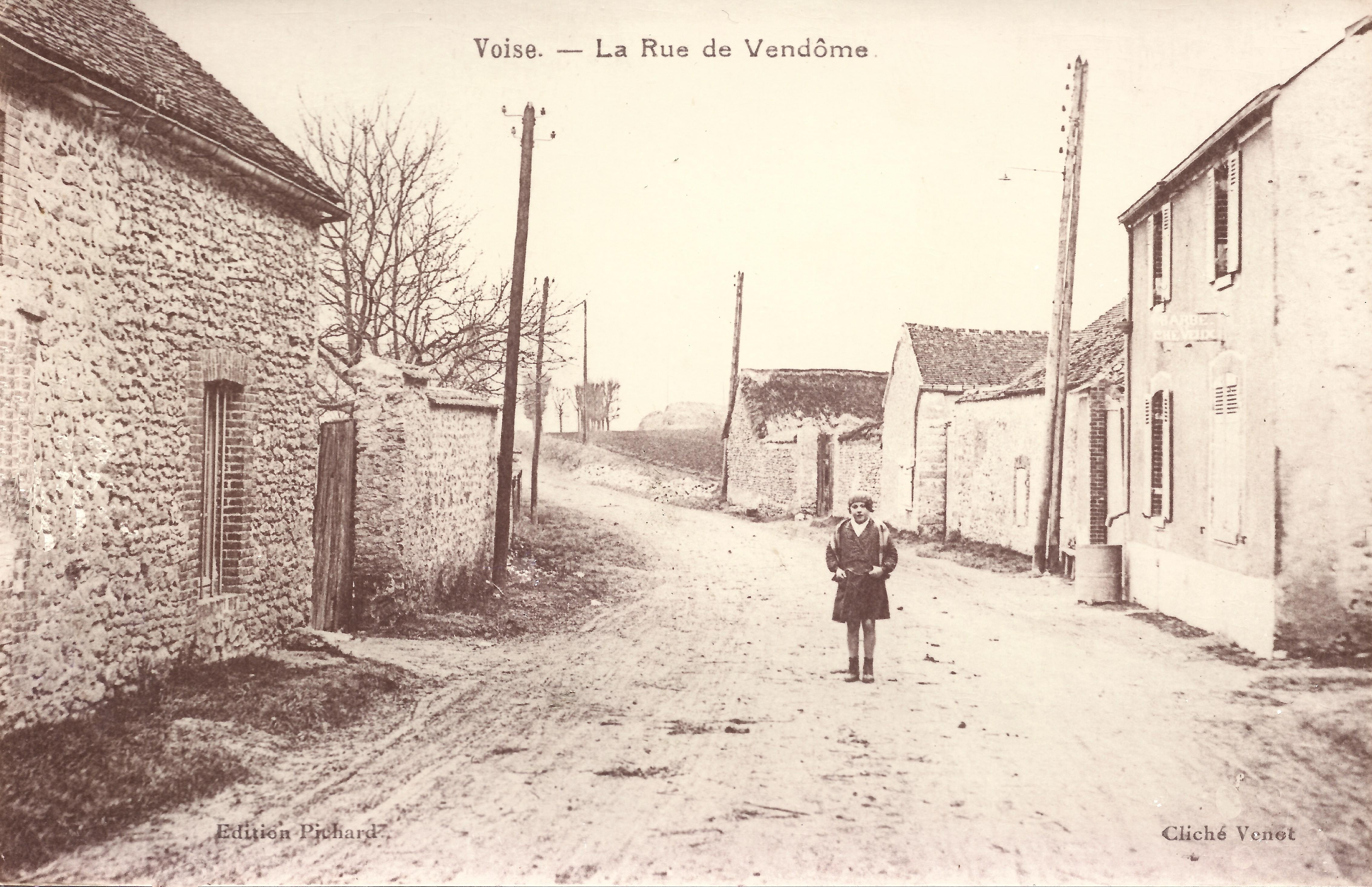 Rue de Chartres Ancienne rue de Vendôme retouche.jpg